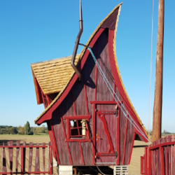 Une jolie cabane d'enfants dans le Maine et Loire!